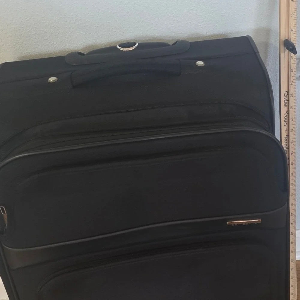 Samsonite Black Softshell 28 Inch Large Spinner Suitcase 4 Wheel Rolling Luggage